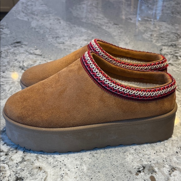 NEW LOVE Tan Platform Mules Size 9.5 - Picture 4 of 13